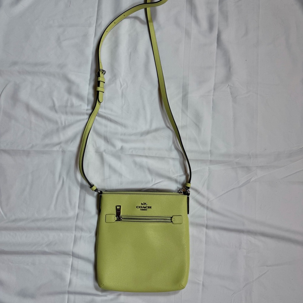NWOT Coach Mini Rowan File Bag pale lime - Picture 4 of 8
